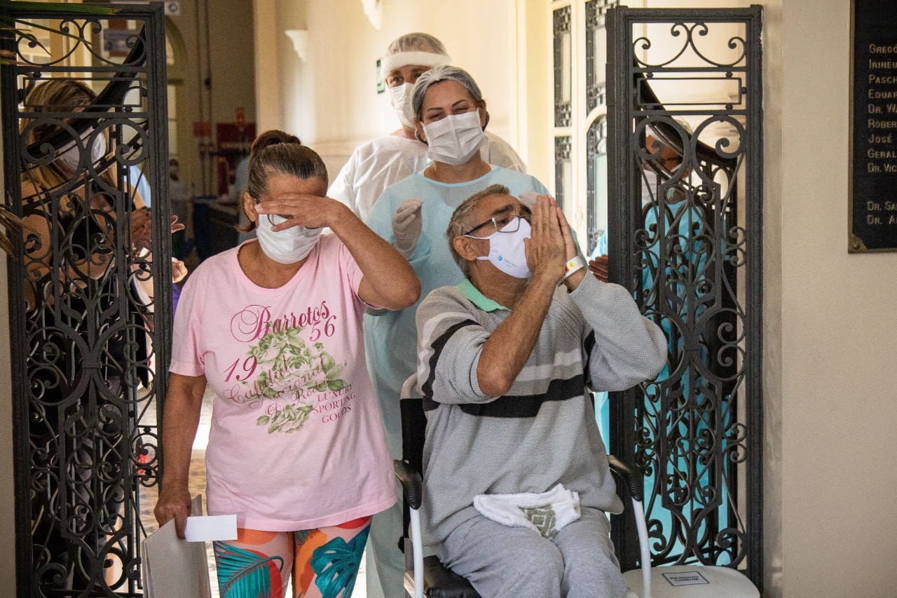 Vera Cruz Casa de Saúde de Campinas celebra 200ª alta de paciente curado de Covid-19