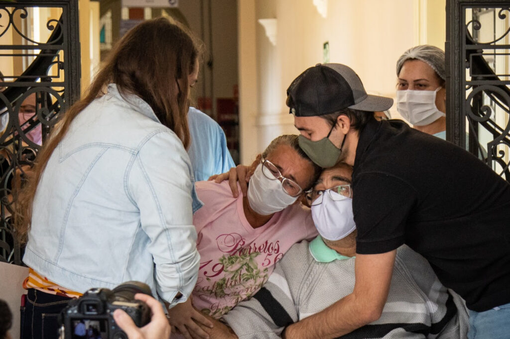 Vera Cruz Casa de Saúde de Campinas celebra 200ª alta de paciente curado de Covid-19