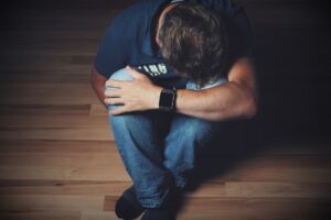 Depressão e risco de suicídio em jovens adultos e como ajudar