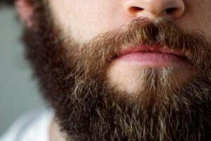 Estudo revela que mulheres têm preferência por homens barbados
