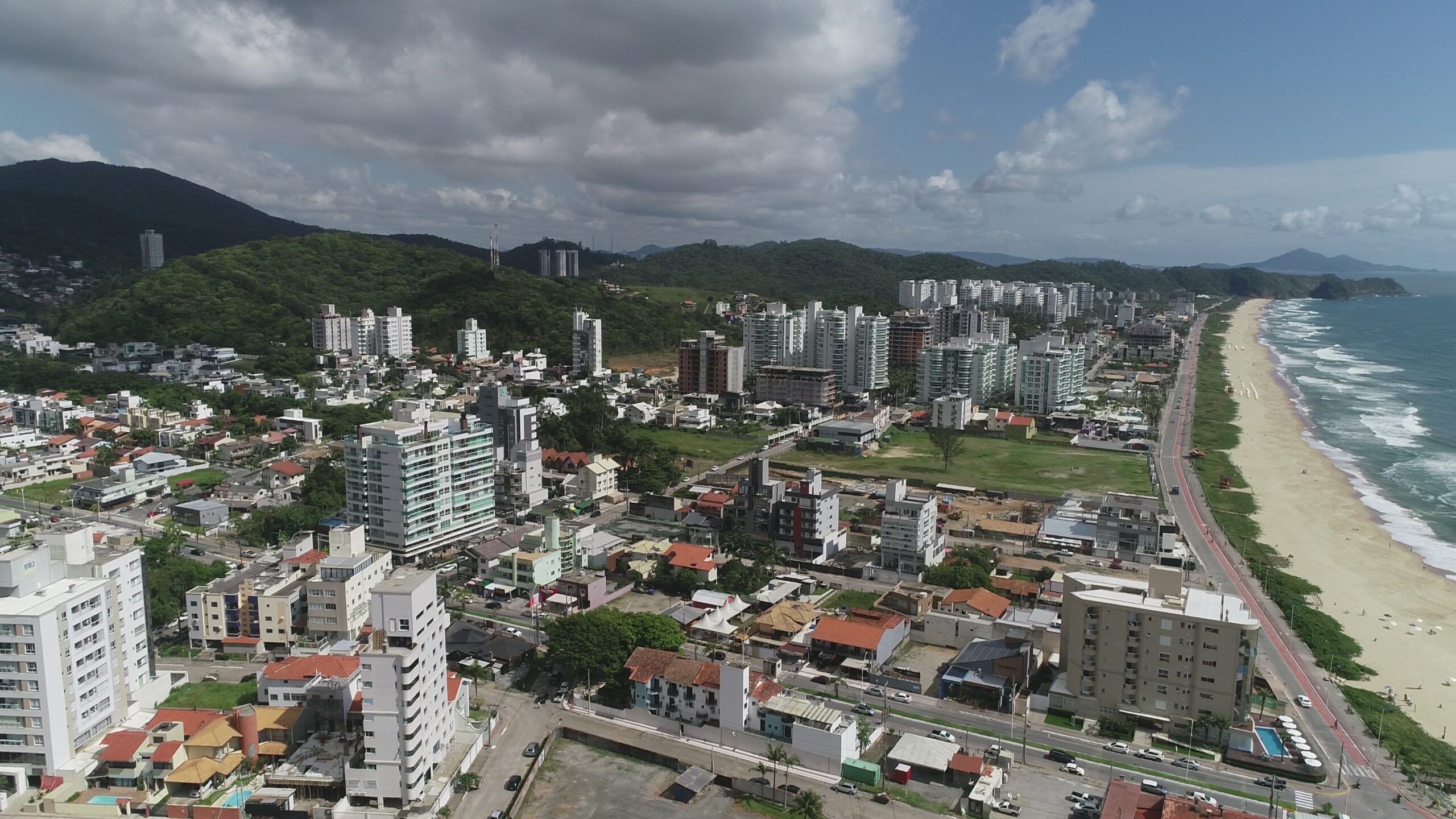 Mercado imobiliário do litoral norte de Santa Catarina atrai investidores brasileiros e internacionais