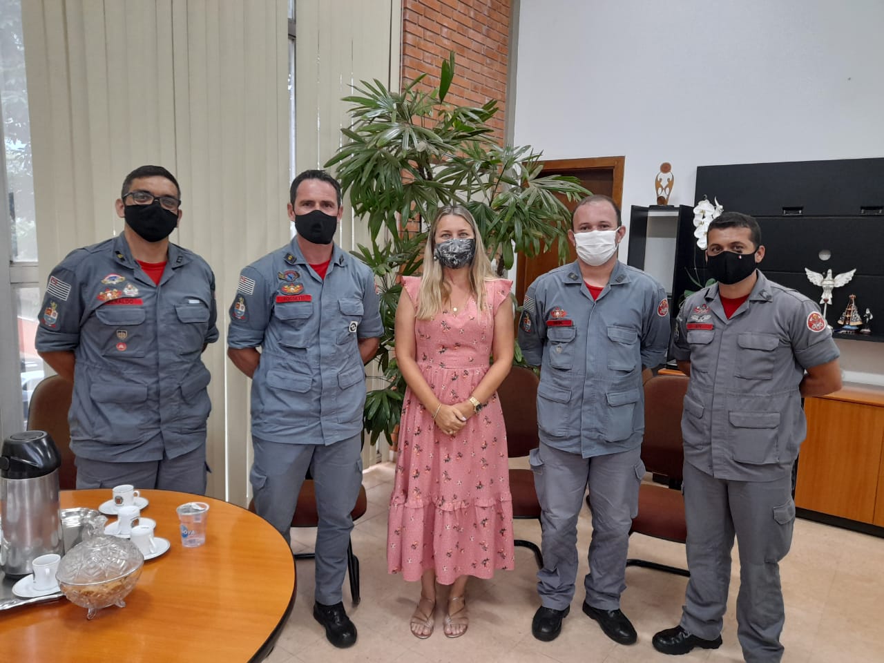 Prefeita Nelita recebe bombeiros do 1º subgrupamento de Iracemápolis