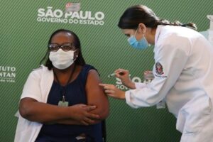 São Paulo inicia vacinação contra Covid-19