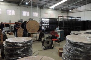 Fabricante de coletores solares inaugura mais uma fábrica em Piracicaba
