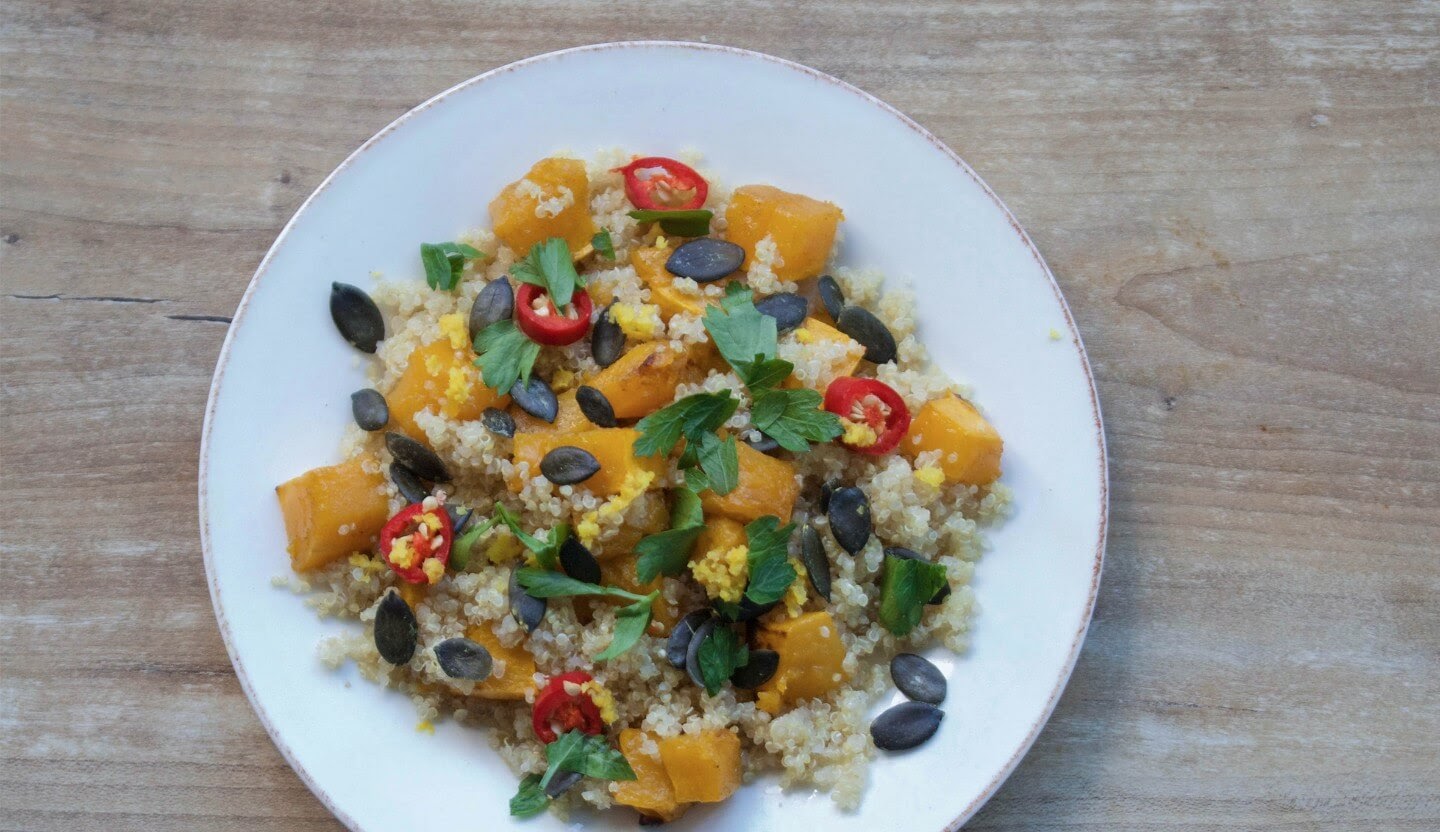 Salada de quinoa assada com abóbora butternut