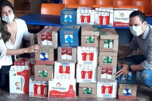 Igreja Nazareno de Limeira recebe doação de 300 litros de leite do deputado Murilo Félix