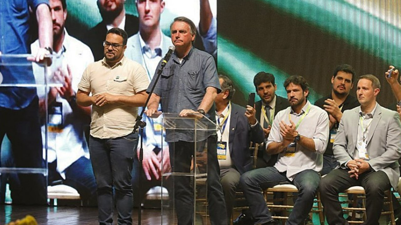 Bolsonaro defende participação de policiais em atos de 7 de Setembro