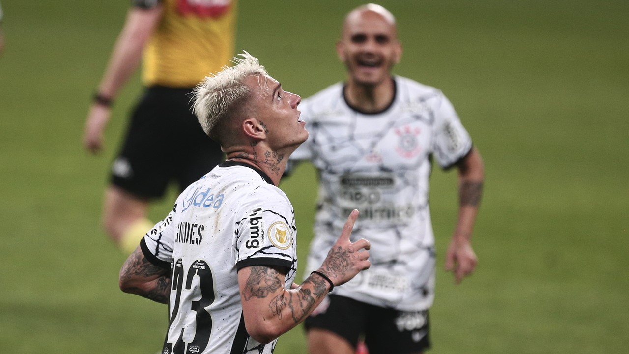Corinthians empata com o Juventude com gol do estreante Roger Guedes