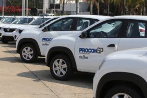 Governo de SP entrega 115 veículos para Procons municipais