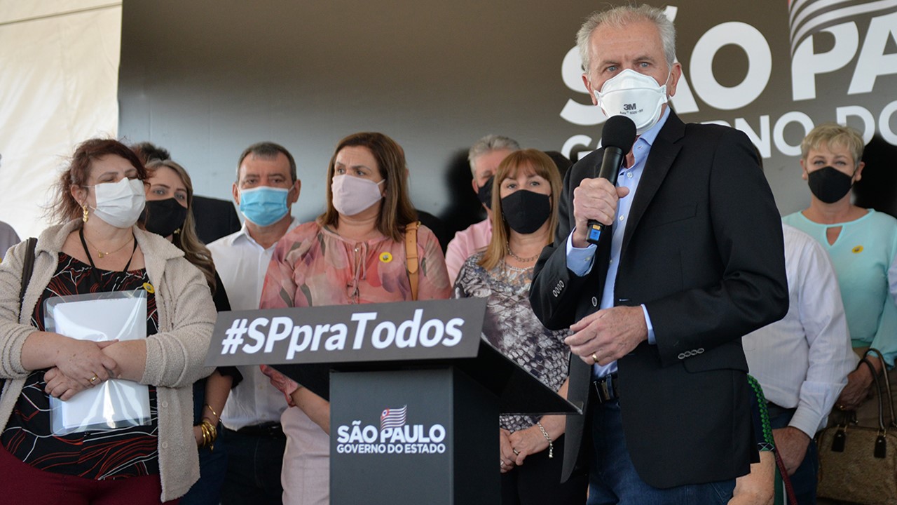 Prefeito Mario Botion e vice-governador entregam creche no Morada das Acácias em Limeira