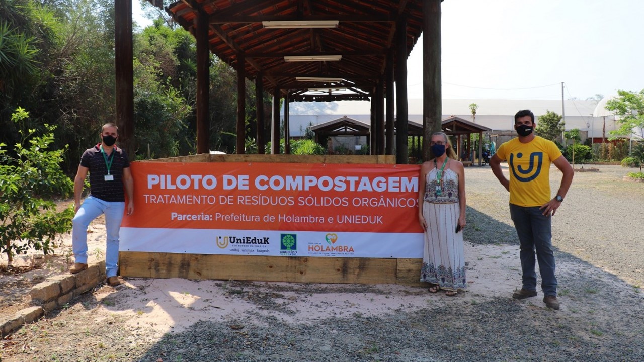 Prefeitura e FAAGROH desenvolvem projeto voltado à implantação de composteiras em escolas municipais