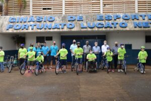 Presidente da Câmara participa de entrega de bicicletas aos alunos do Proesa de Limeira