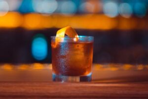 Sip Lovers em parceria com Jim Beam e Maker's Mark lança drinques exclusivos para o Mês do Bourbon