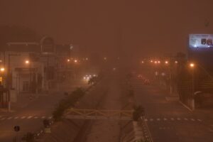 Tempestade de poeira 'engole' a cidade de Franca