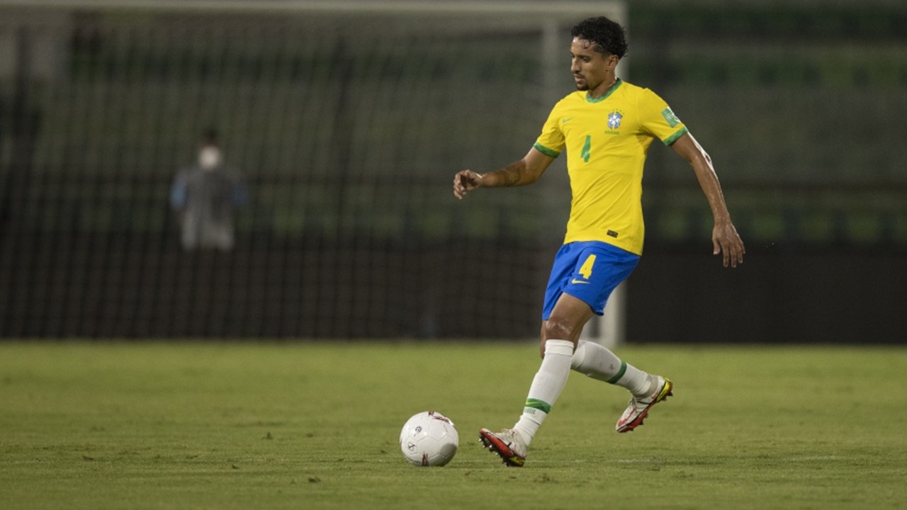 Brasil vence a lanterna Venezuela em quinta virada da era Tite na seleção
