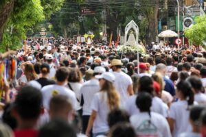 Círio de Nazaré leva milhares às ruas de Belém