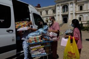 Vera Cruz Casa de Saúde doa brinquedos a instituições infantis de Campinas