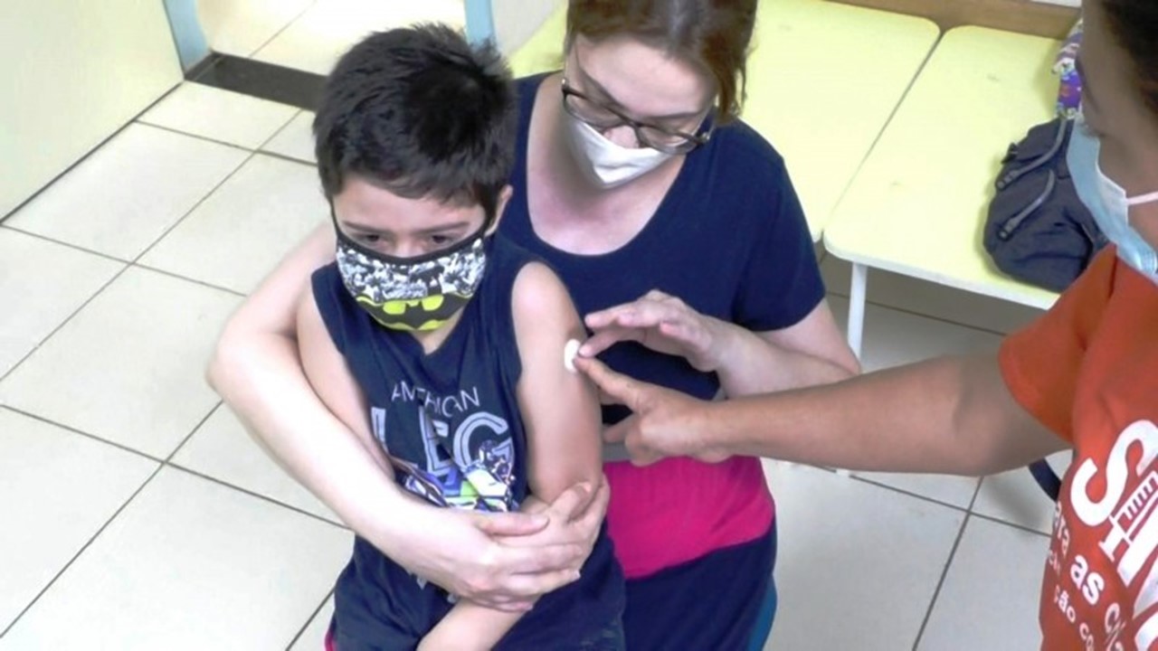 Araras inicia vacinação para crianças de 5 a 11 anos