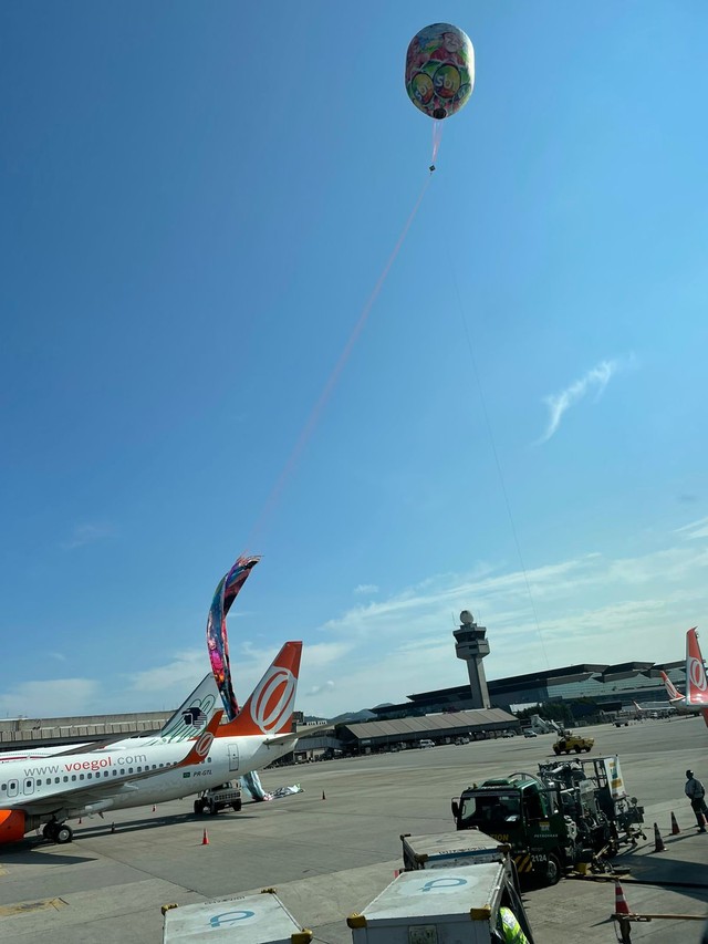 Balão cai sobre avião da Gol no aeroporto de Guarulhos Aeroporto Internacional de Guarulhos
