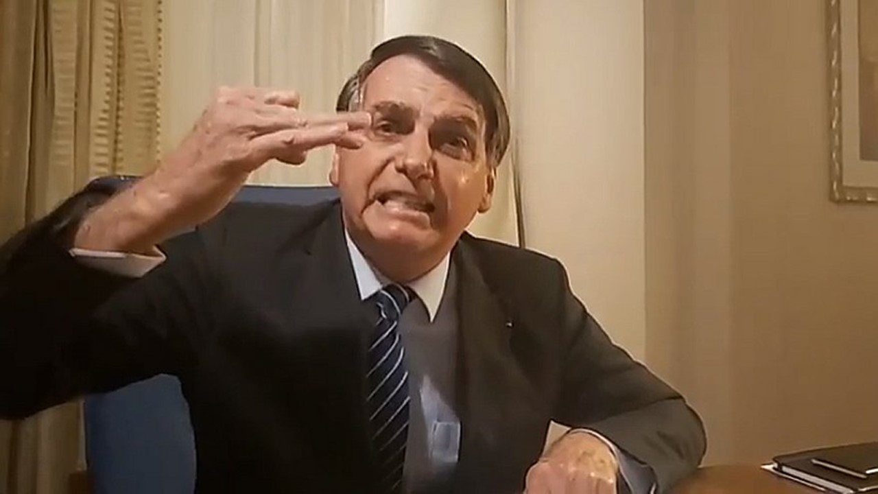 Bolsonaro retoma ataques ao sistema eleitoral