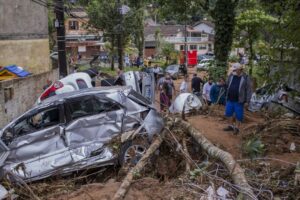 Fortes chuvas matam ao menos 58 pessoas em Petrópolis