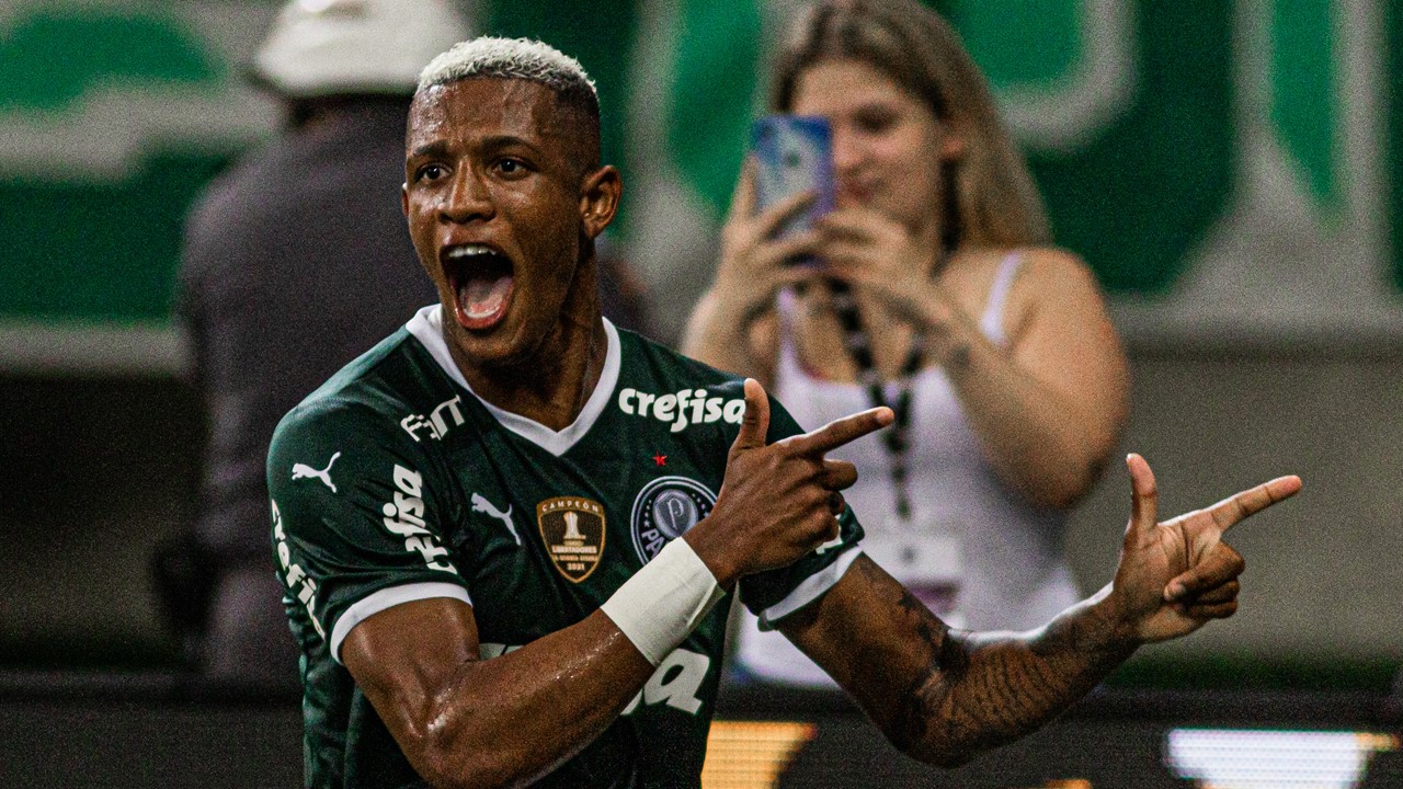 Palmeiras bate Corinthians em primeiro dérbi de técnicos portugueses