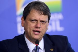 Tarcísio diz que pretende se candidatar a governador de SP