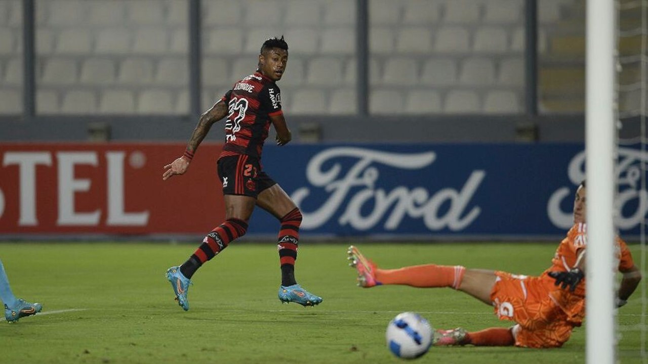 Flamengo vence o Sporting Cristal por 2 a 0 em sua estreia na Libertadores