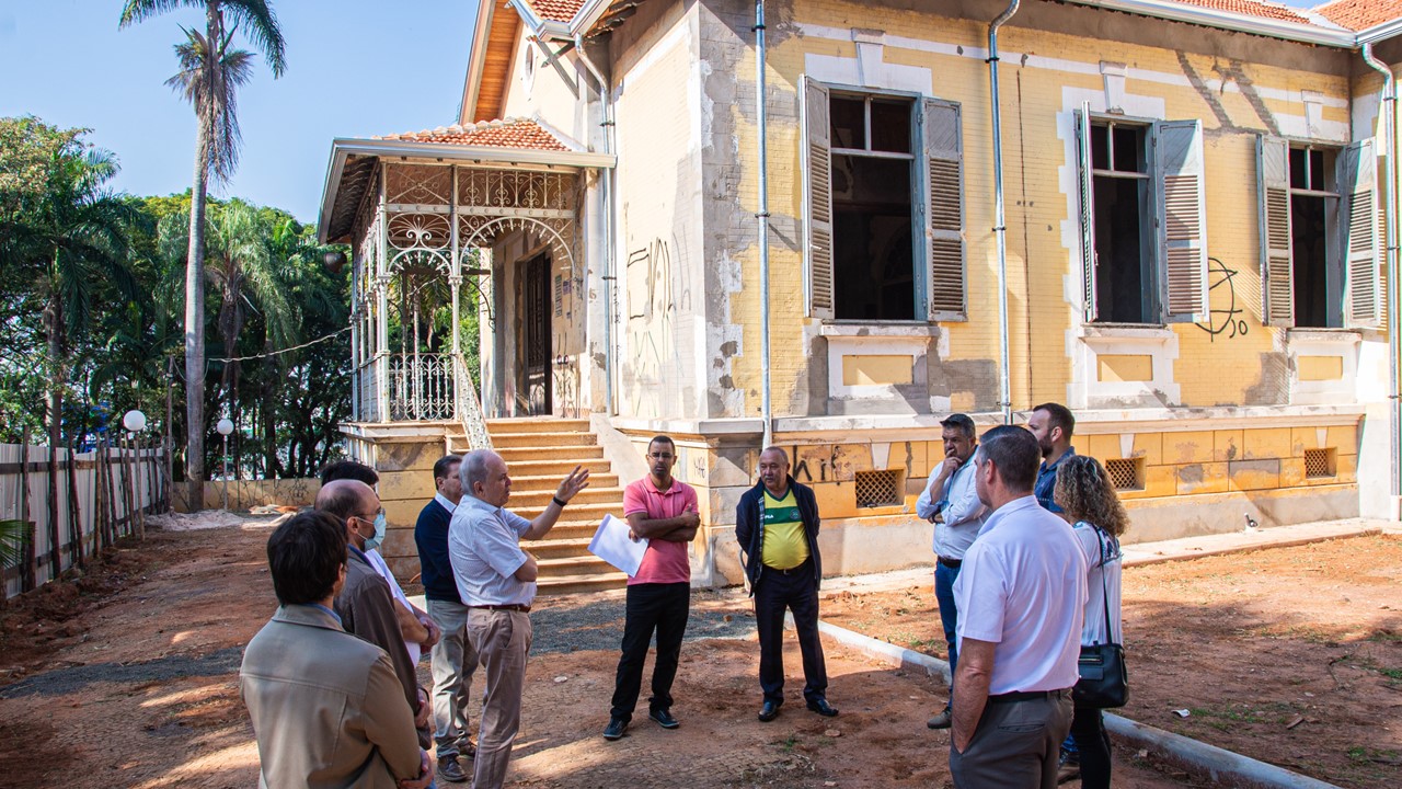 Comissão de Obras da Câmara visita obras de restauro do Palacete Tatuibi