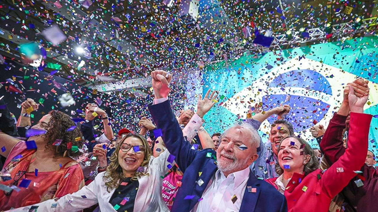 Lula lança pré-candidatura ao lado de Alckmin