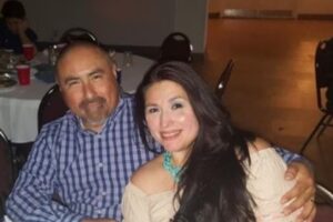 Marido de professora assassinada em massacre no Texas morre de ataque cardíaco