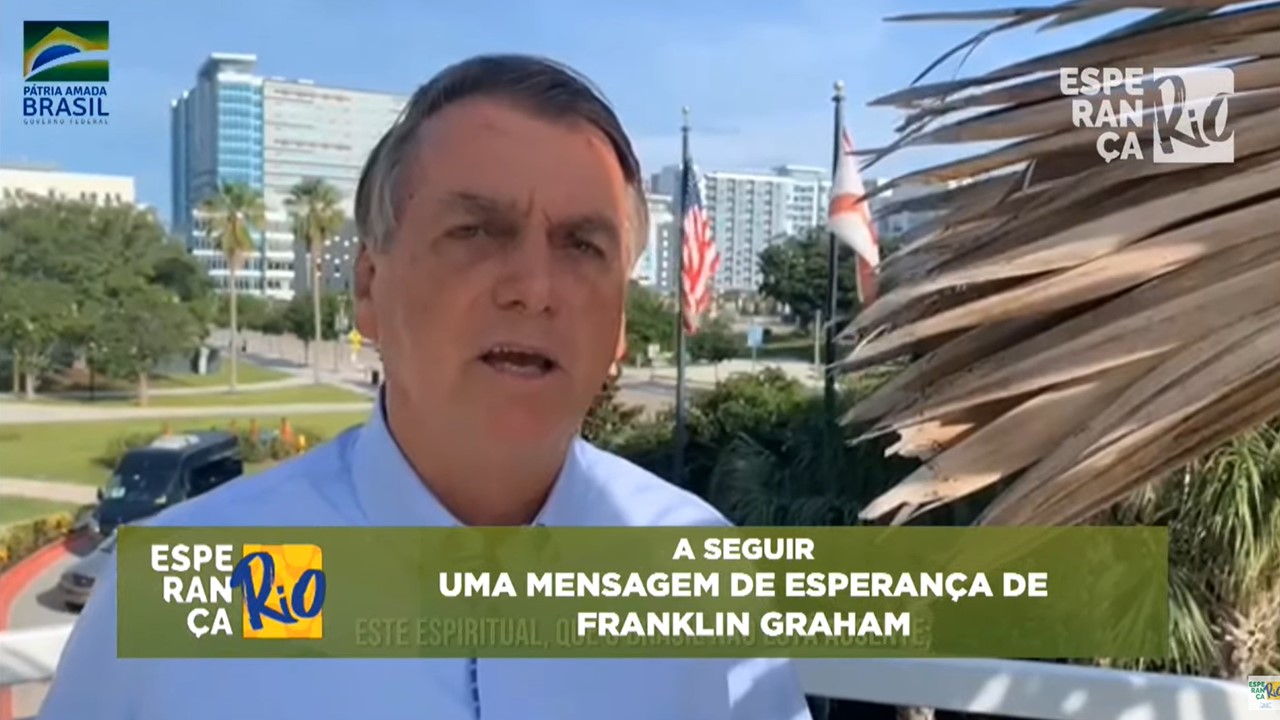 Bolsonaro diz que Brasil enfrenta problema espiritual