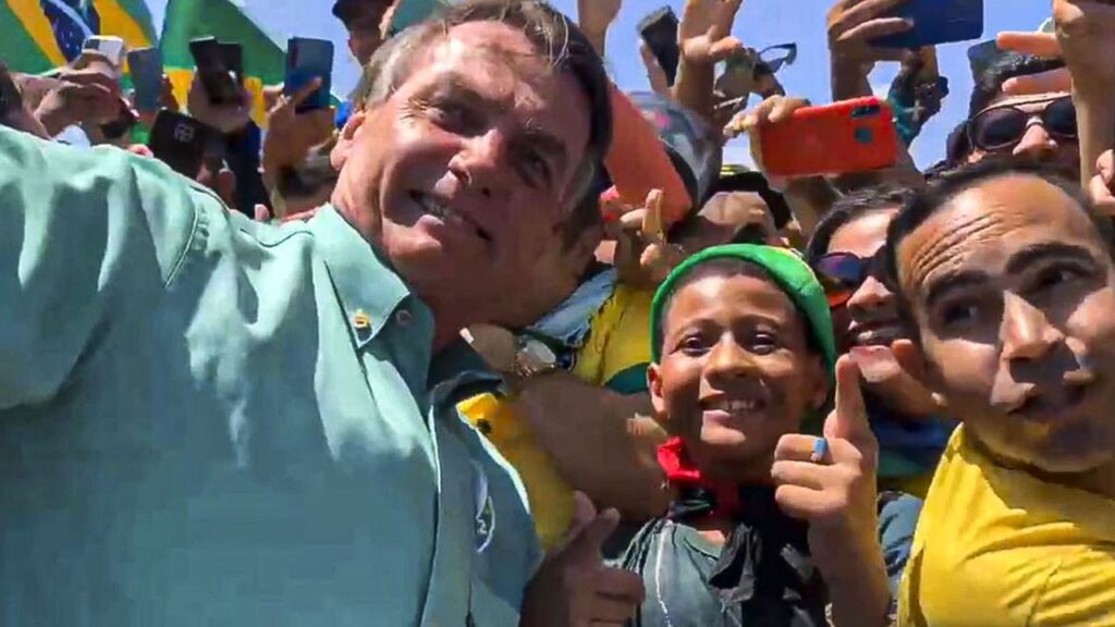 Bolsonaro diz que 'com eleições limpas, que vença o melhor'