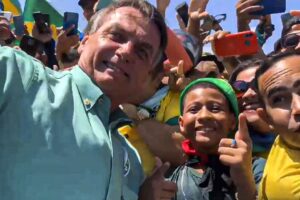 Bolsonaro diz que 'com eleições limpas, que vença o melhor'