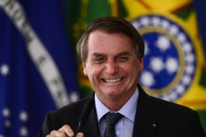 Bolsonaro diz que pode descartar aumento de ministros do STF se corte 'baixar temperatura'