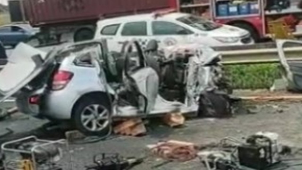 Acidente com 3 veículos mata 4 pessoas na Rodovia Anhanguera em Sumaré