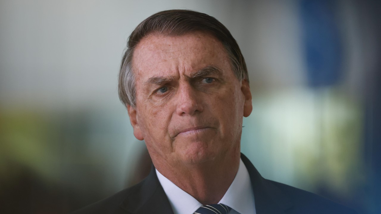 Bolsonaro será investigado por incitação a ataques golpistas