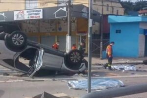 Capotamento deixa quatro mortos e três feridos