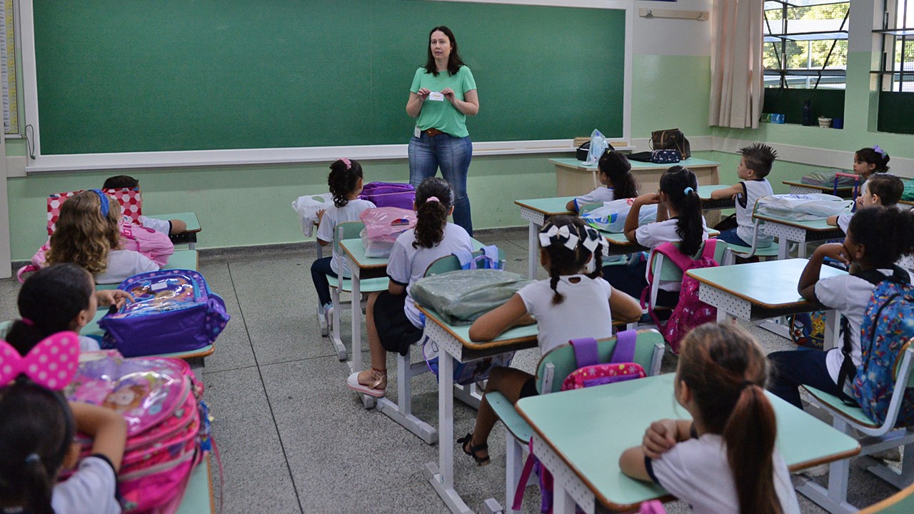 Mais de 23 mil alunos de Limeira retornam às aulas