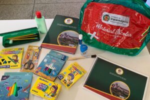 Escolas municipais de Iracemápolis iniciam entrega de materiais escolares e uniformes