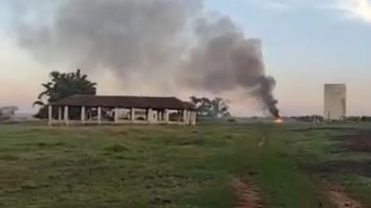 Helicóptero cai em fazenda de São Carlos