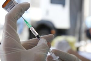Limeira Expande a Vacinação Contra Gripe para Todos Acima de 6 Meses Saúde anuncia a ampliação da vacinação contra gripe para todos acima de seis meses de idade