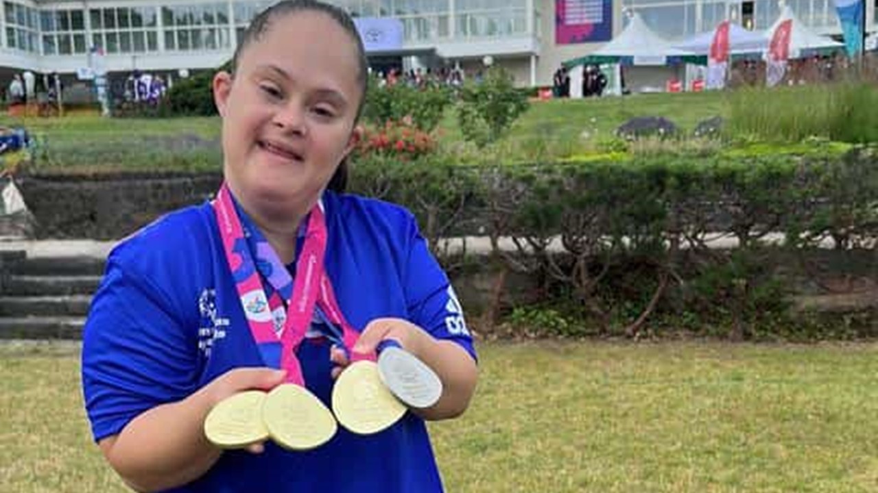 APAE de Limeira celebra ouro nos Jogos Mundiais Special Olympics Erika Coimbra aluna da APAE e do PROESA