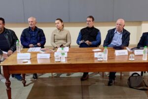 Prefeito Mario Botion enfatiza a necessidade de desenvolvimento habitacional em reunião regional