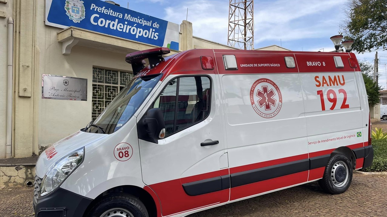 Cordeirópolis entrega nova ambulância para o SAMU