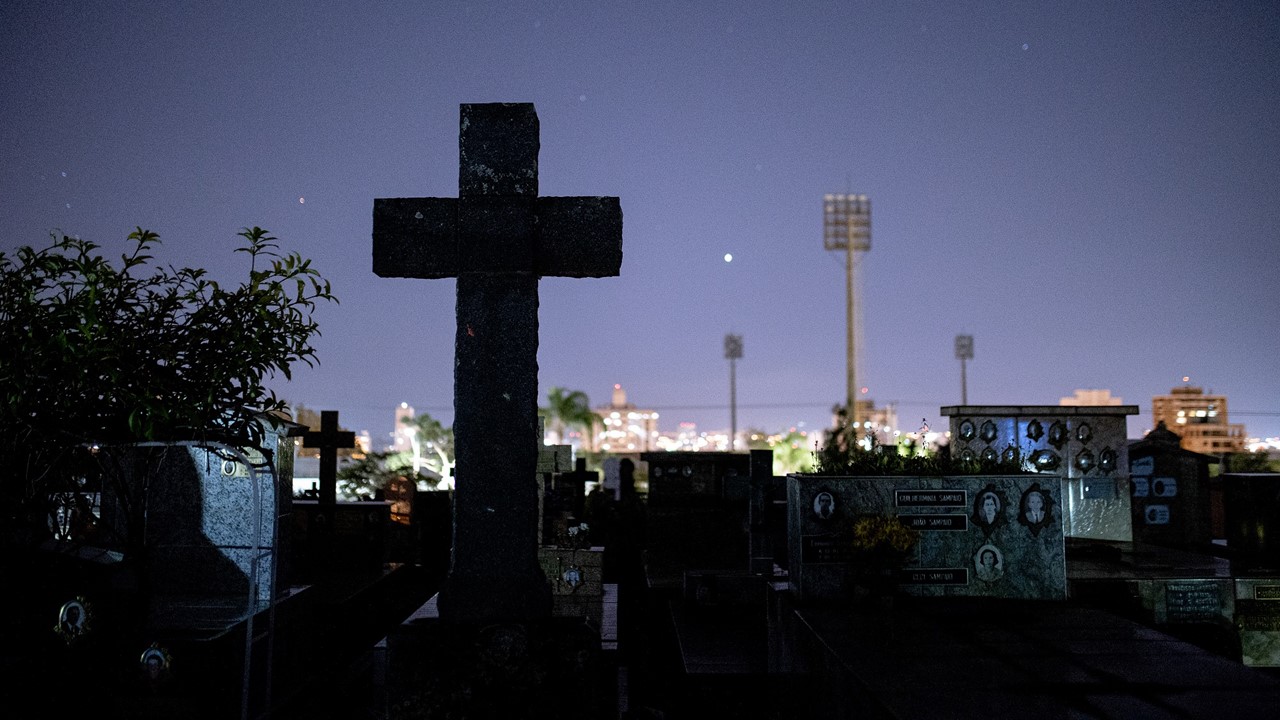 Cemitério da Saudade de Piracicaba tem roteiro noturno gratuito