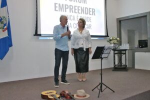 Prefeito e primeira-dama de Limeira prestigiam evento sobre empreendedorismo