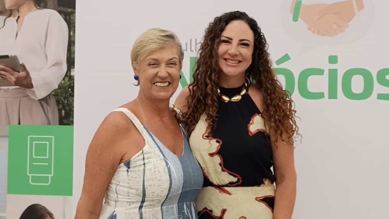 Projeto Mulheres de Negócios é lançado em Limeira com adesão de 361 empreendedoras Kédima Silva, criadora da Lideri – Gestão Empresarial, gestora da Associação Integrada de Deficientes e Amigos (AINDA) e coordenadora de Núcleo da Sicredi Limeira e a vice-prefeita de Limeira, Érika Tank