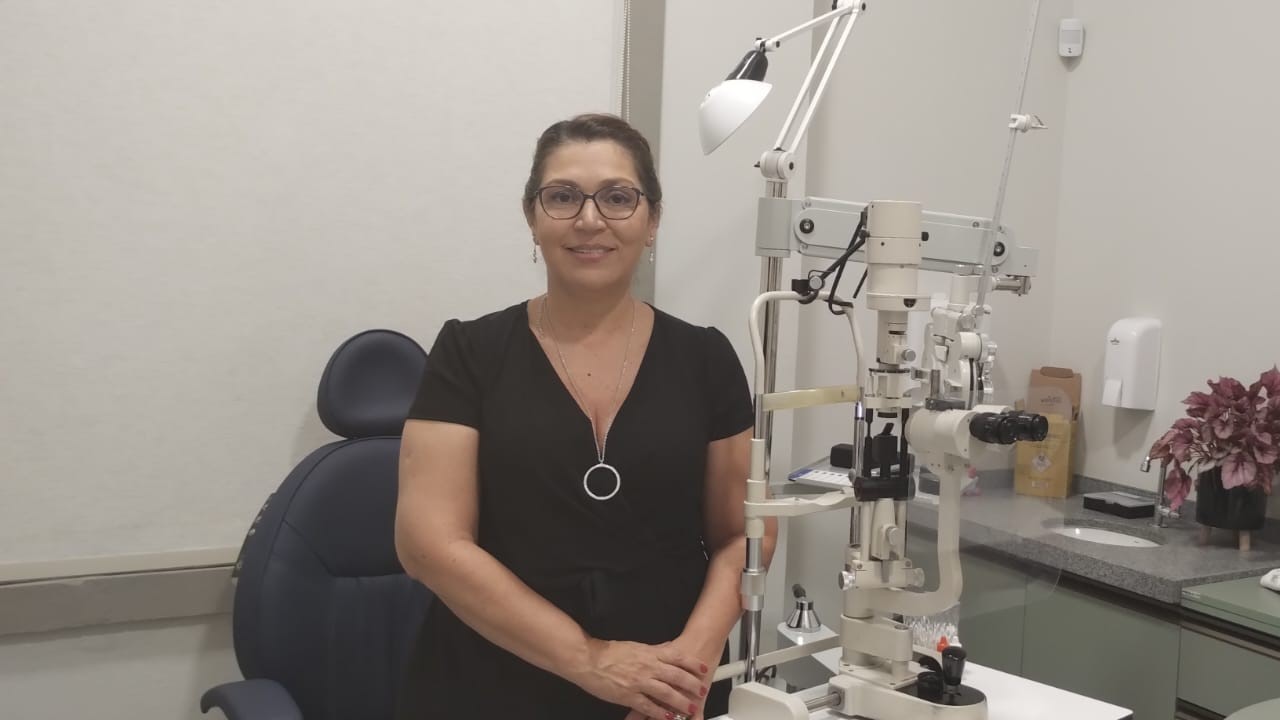 Dra. Claudia Borghi de Siqueira, oftalmologista especialista em retina