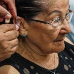 Paulínia entrega 370 aparelhos auditivos